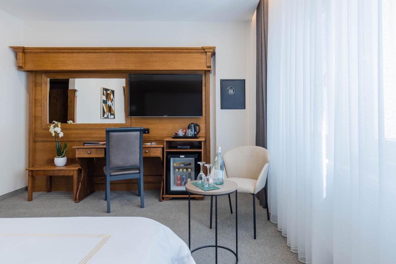 Hotel Afa Приштина Екстер'єр фото