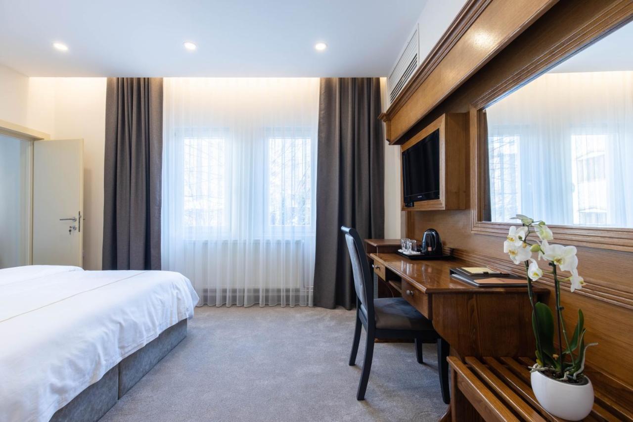 Hotel Afa Приштина Екстер'єр фото